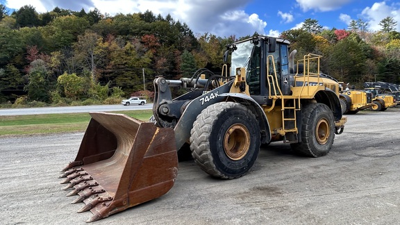 2007 John Deere 744K
