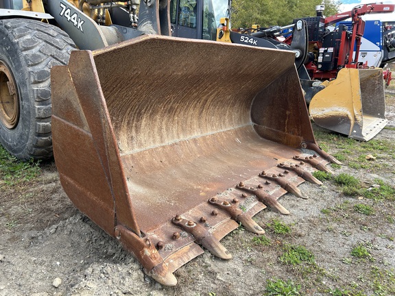 2007 John Deere 744K