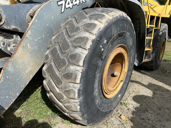2007 John Deere 744K