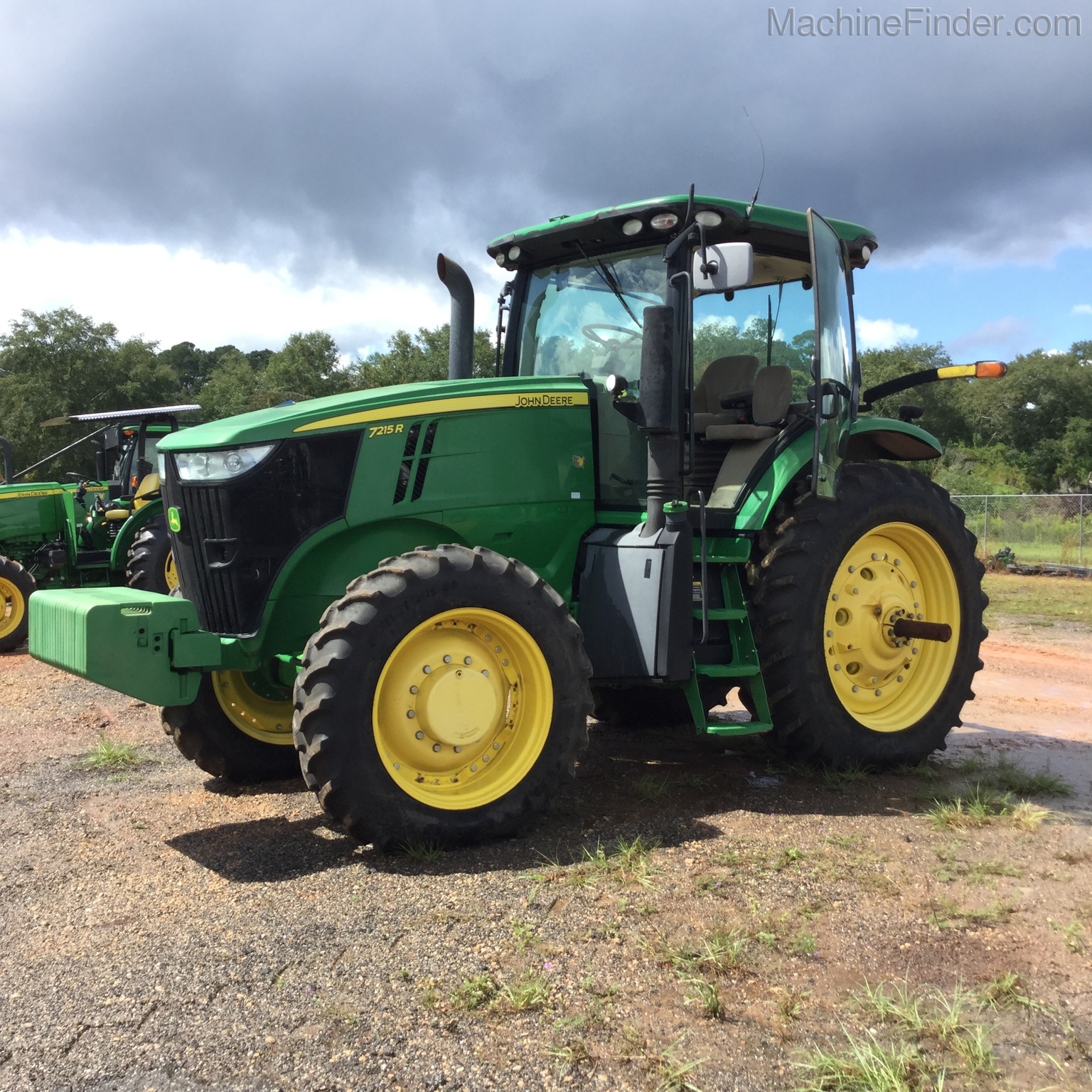 2013 John Deere 7215R Image 1