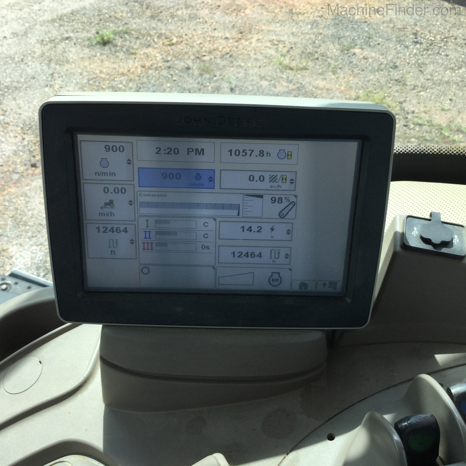 2013 John Deere 7215R Image 8