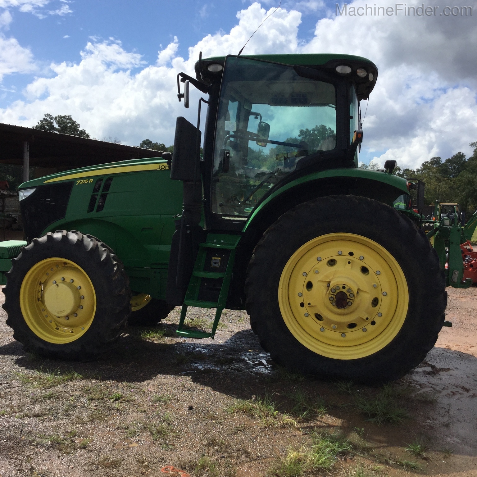 2013 John Deere 7215R Image 2