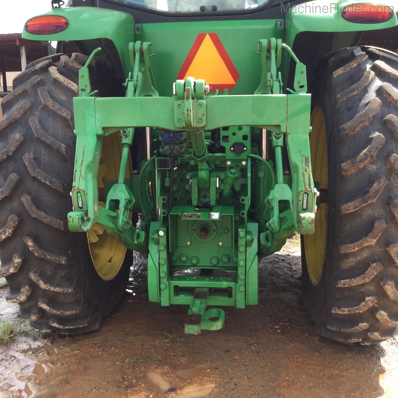 2013 John Deere 7215R Image 9