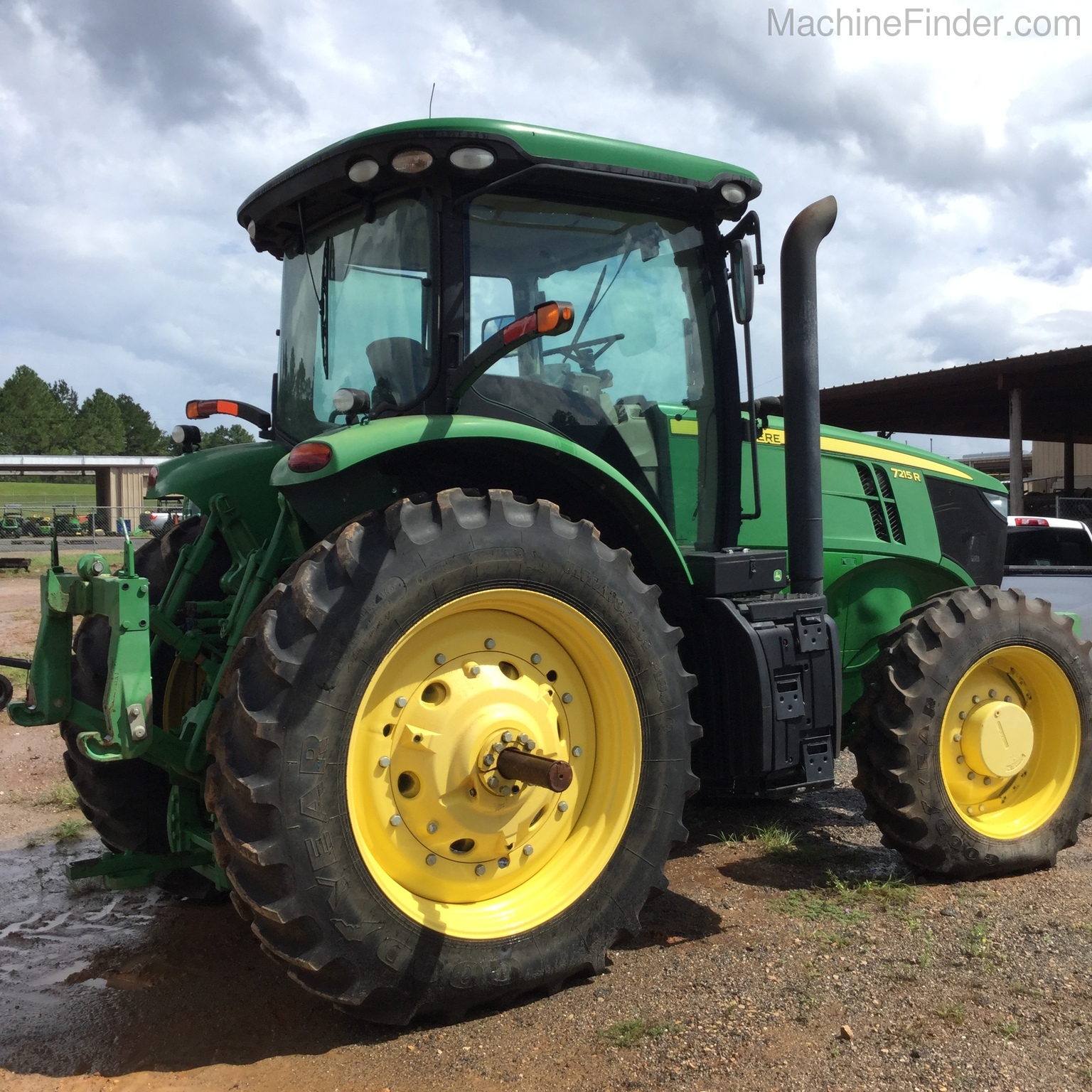 2013 John Deere 7215R Image 10