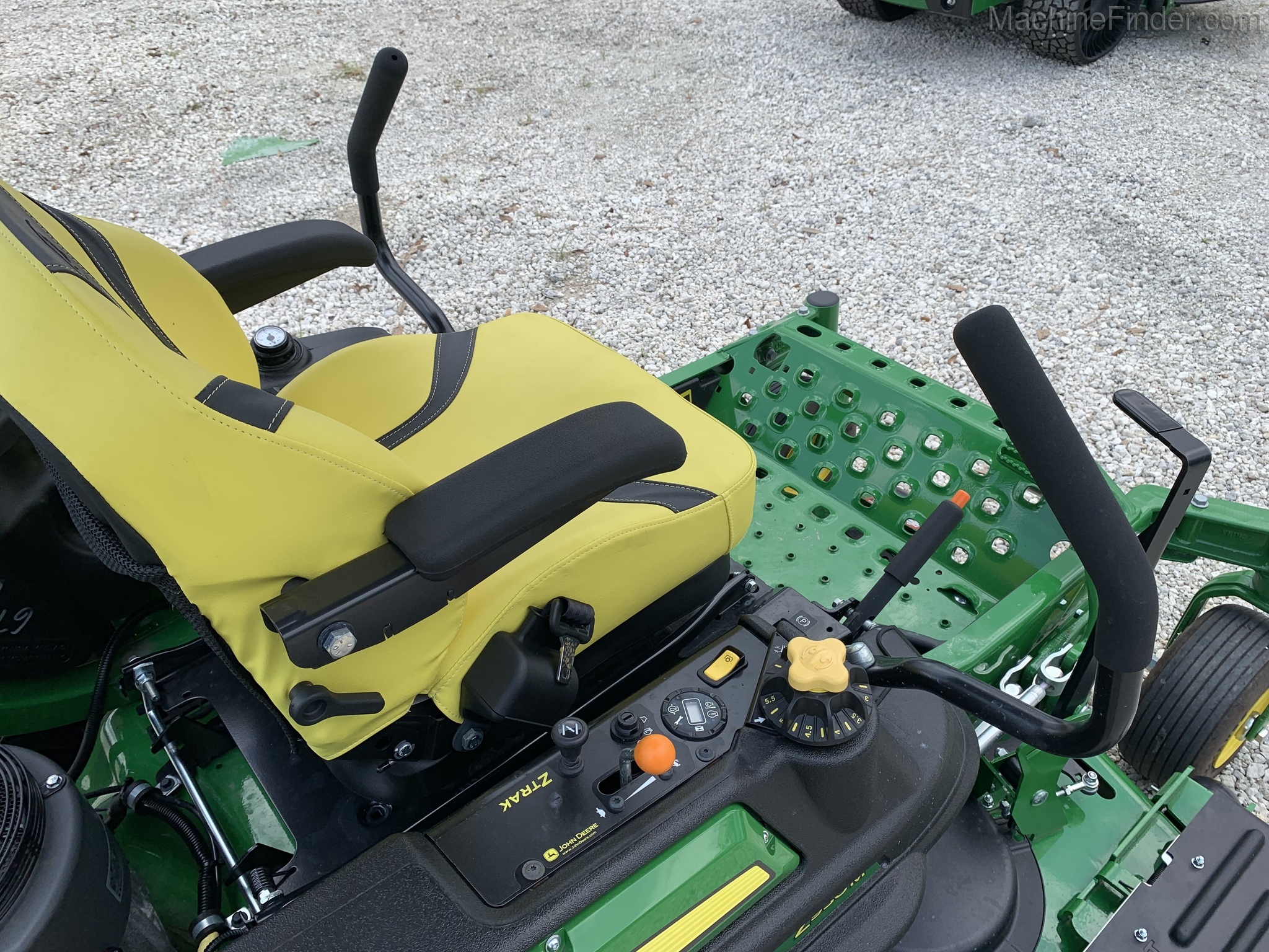 2020 John Deere Z930M Image 7