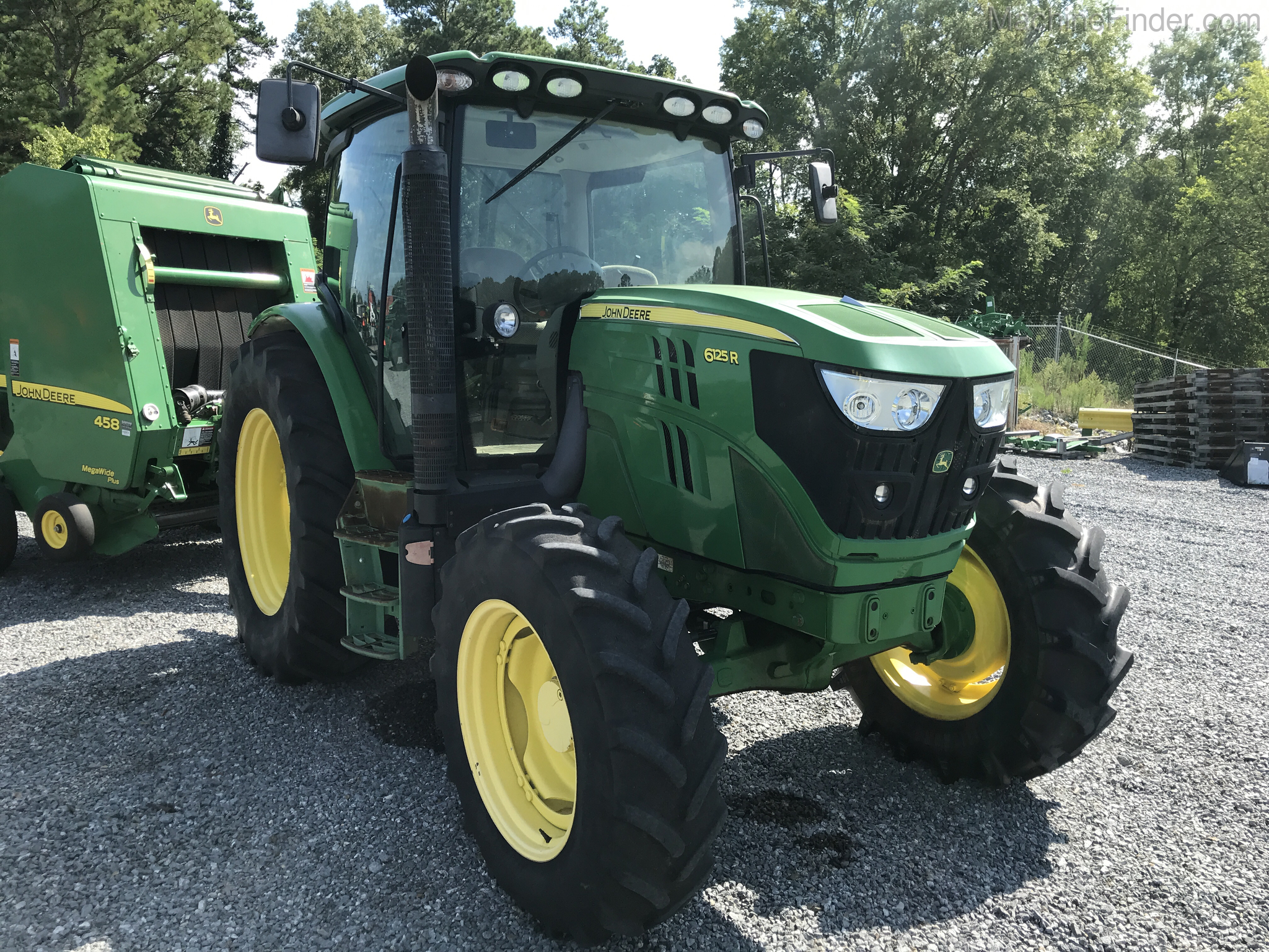 2015 John Deere 6125R Image 1