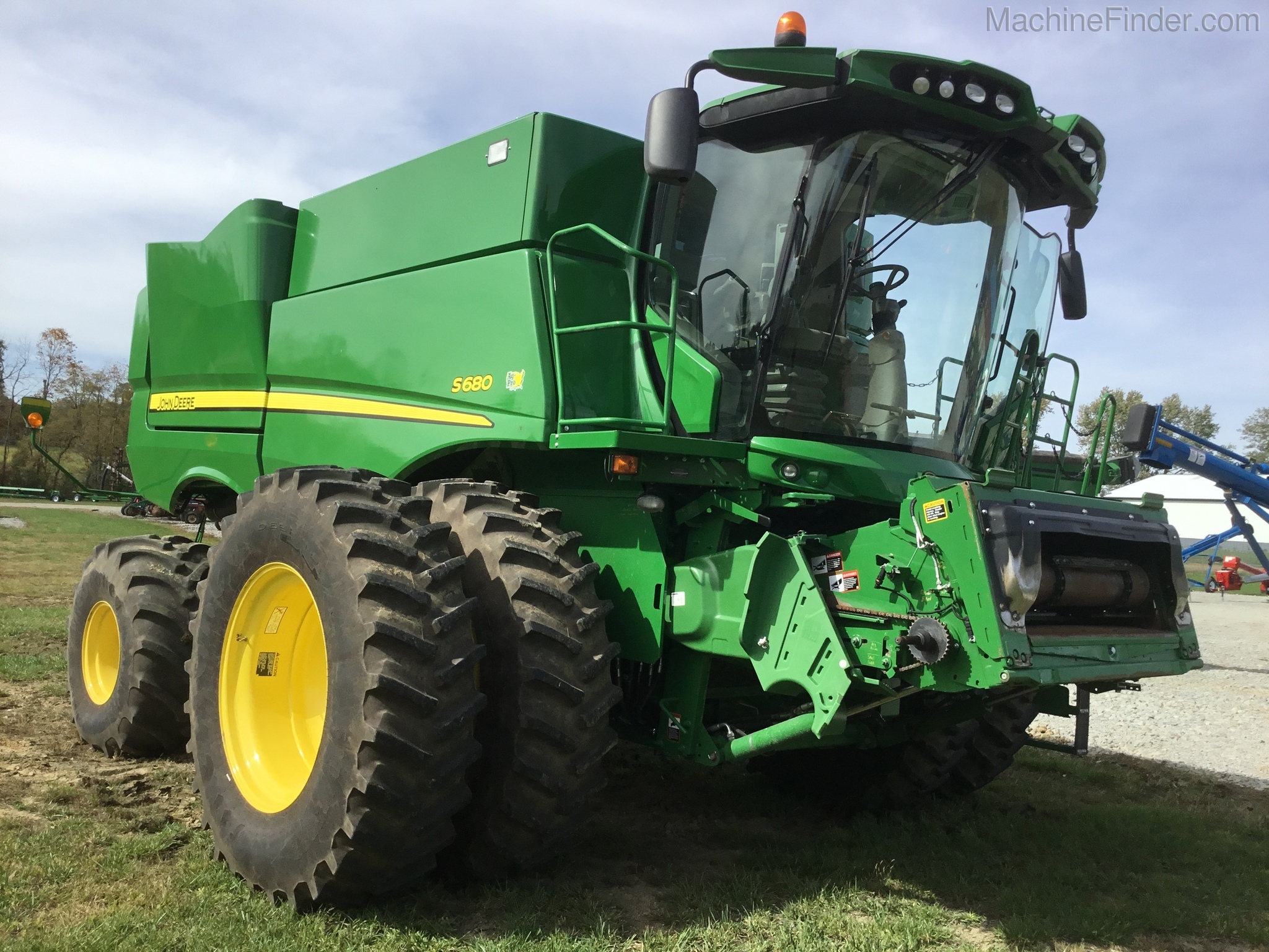 2017 John Deere S680 Image 5