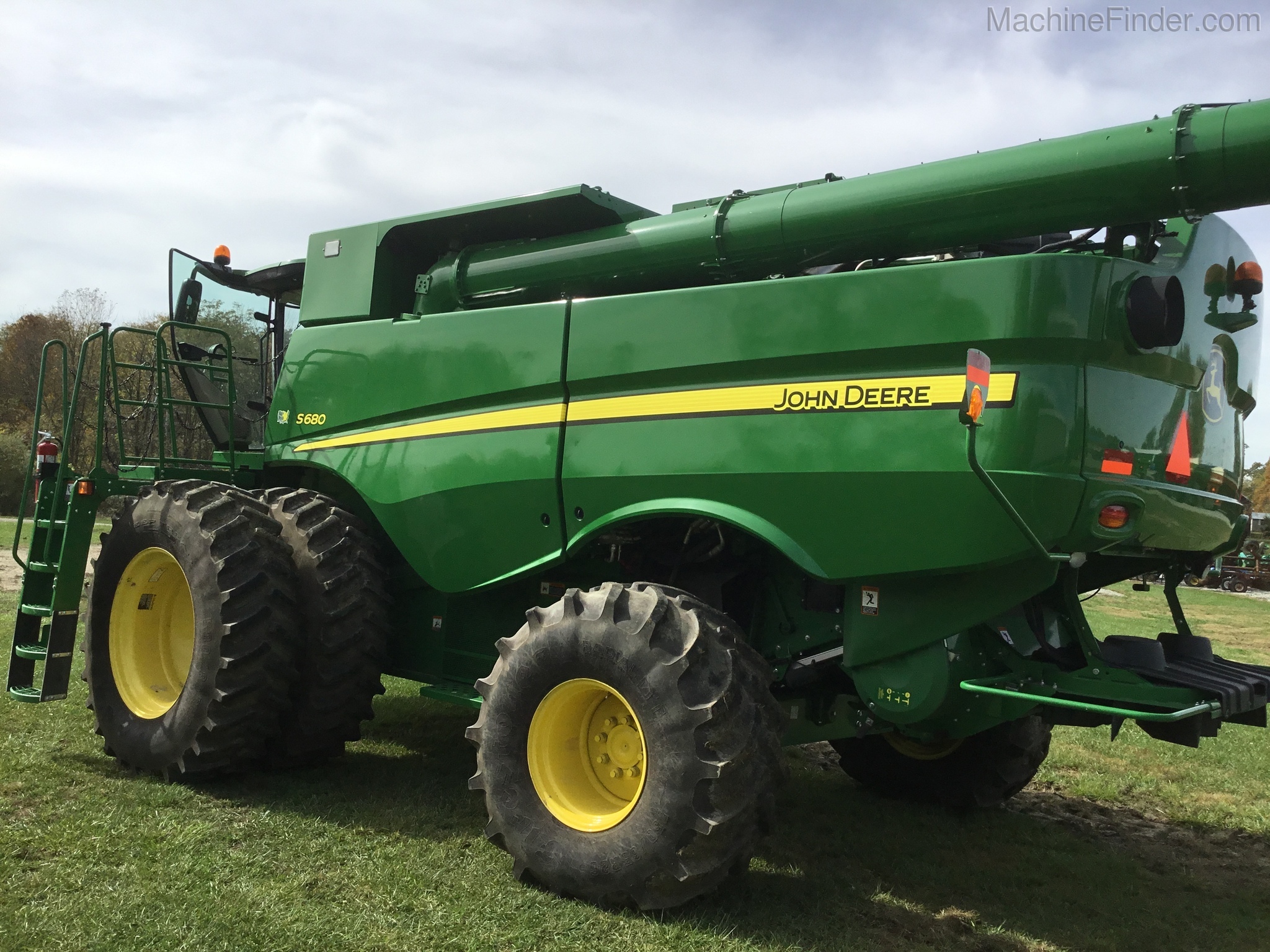 2017 John Deere S680 Image 3