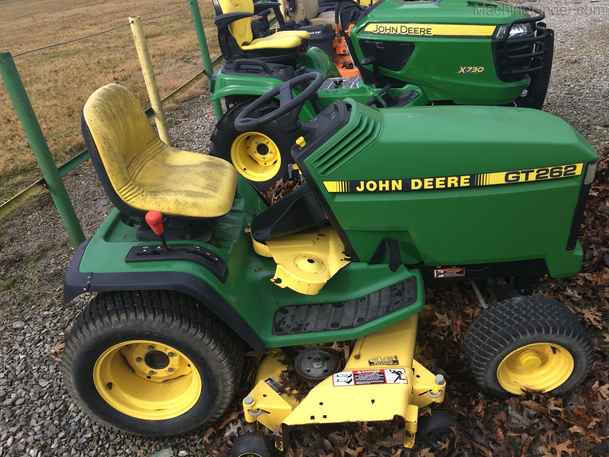 1996 John Deere GT262 Image 1