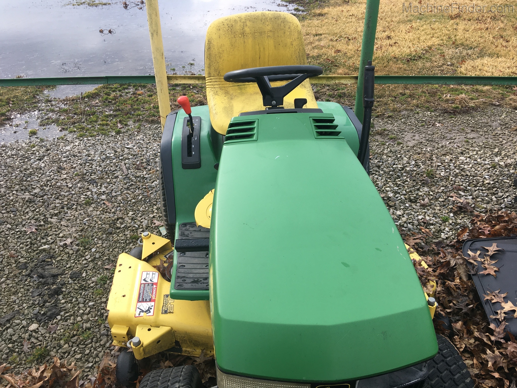 1996 John Deere GT262 Image 4
