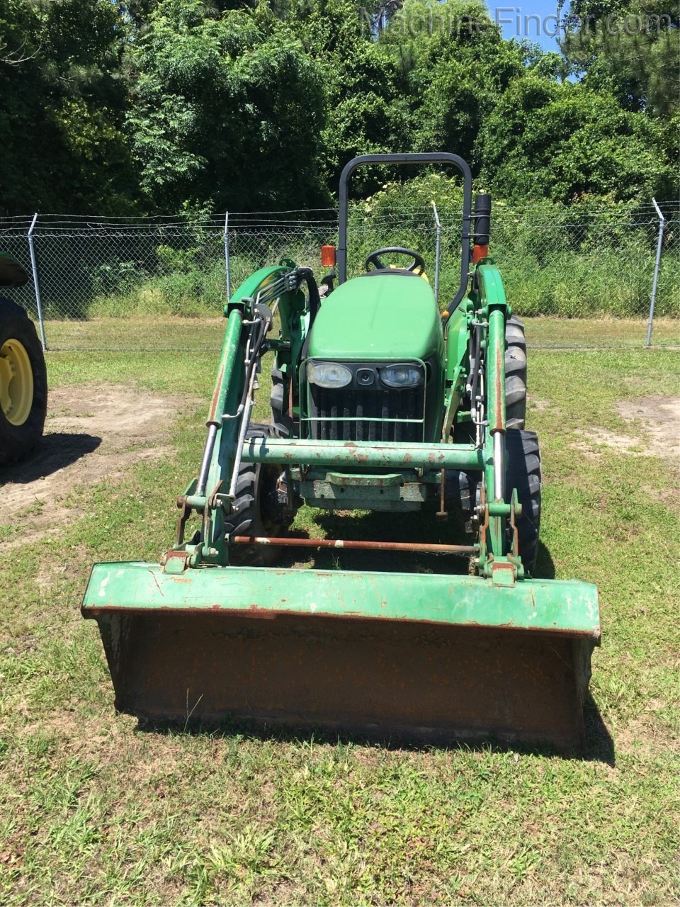 2015 John Deere 4105 Image 2