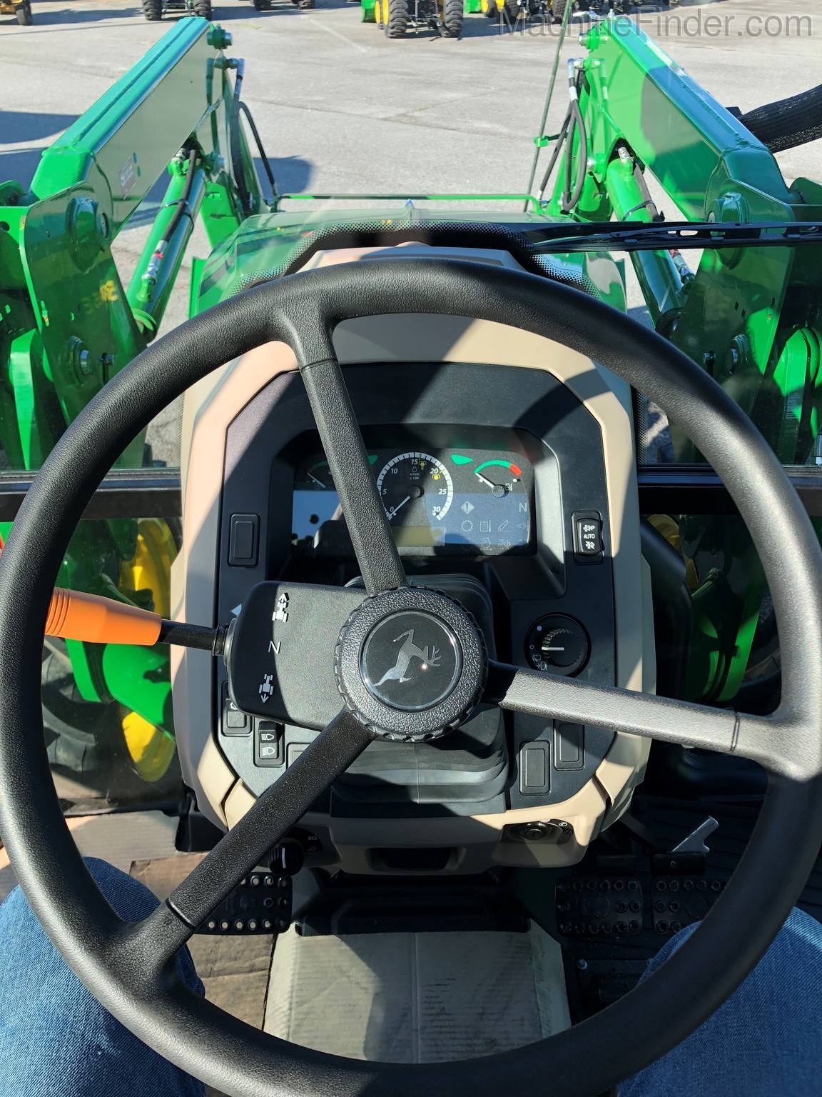2020 John Deere 5065E Image 6