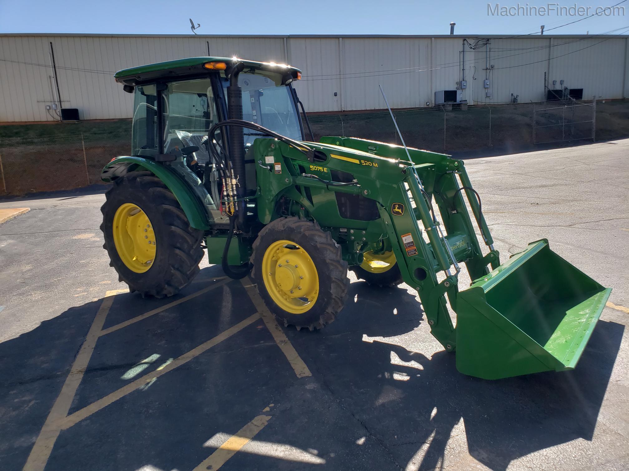 2020 John Deere 5065E Image 4