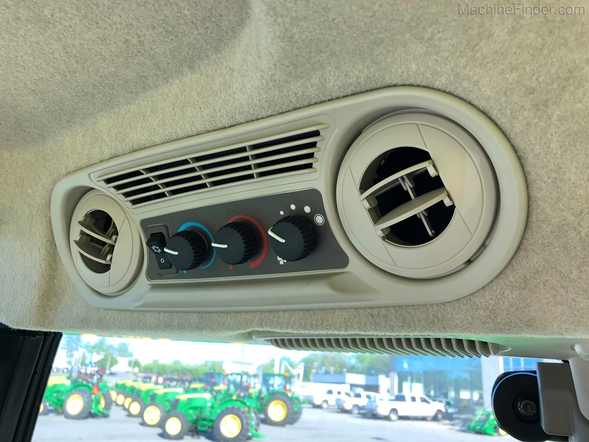 2020 John Deere 5065E Image 9