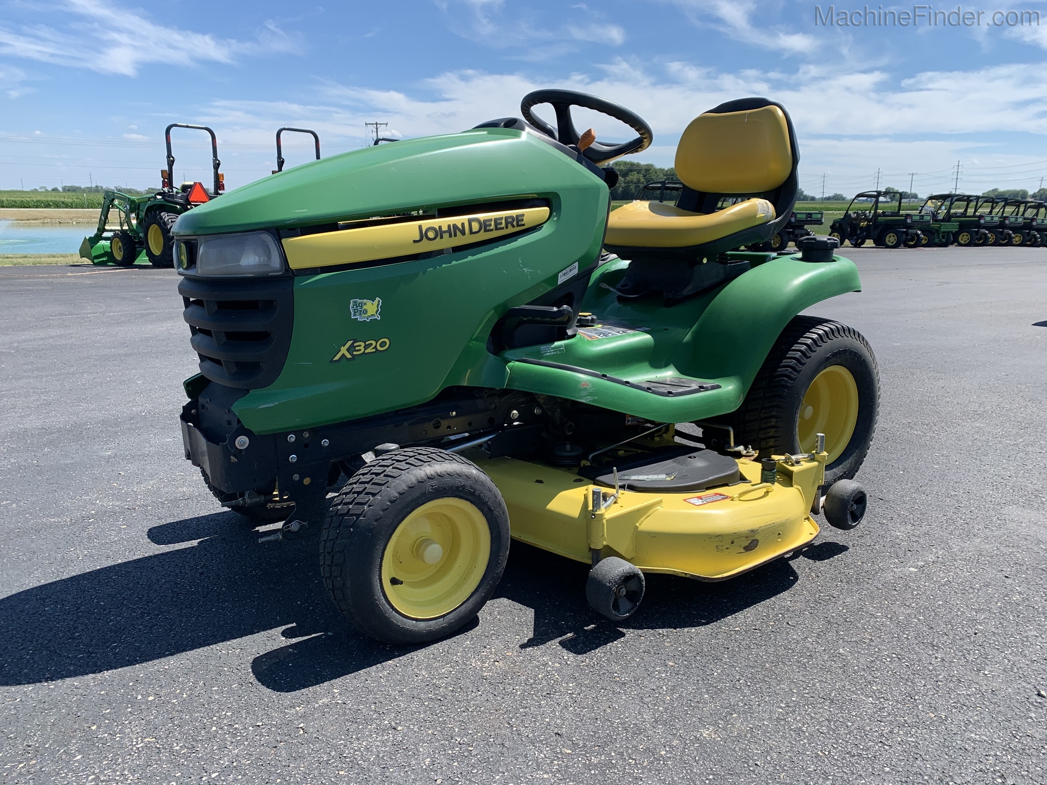 2010 John Deere X320 Image 1