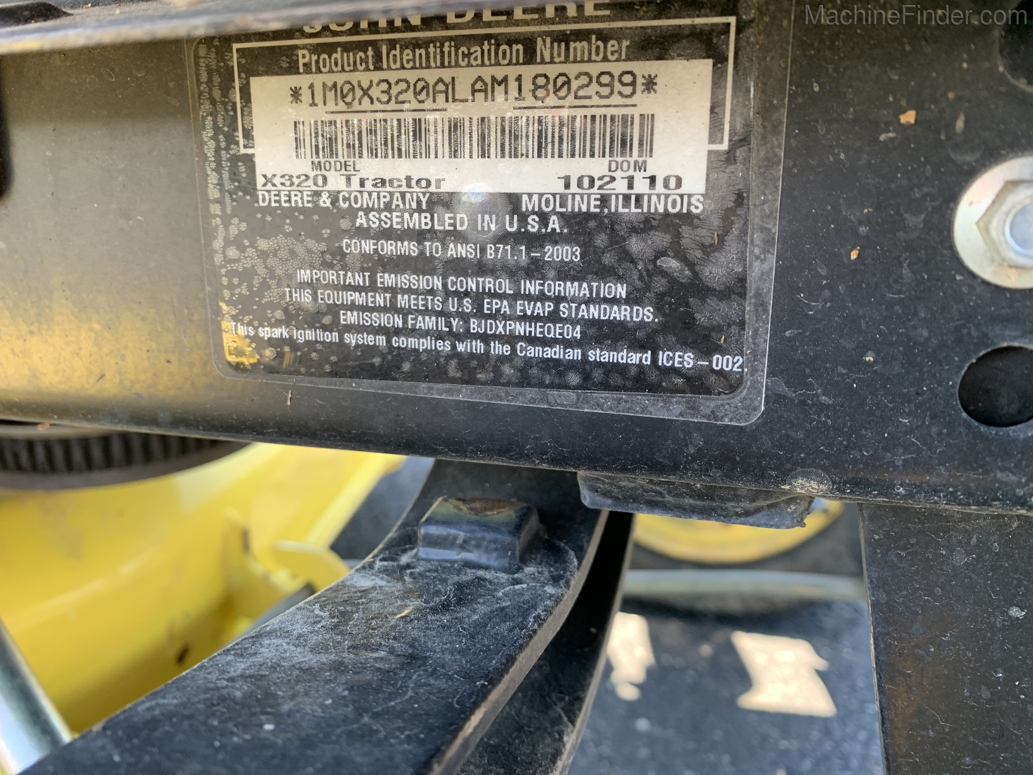 2010 John Deere X320 Image 5