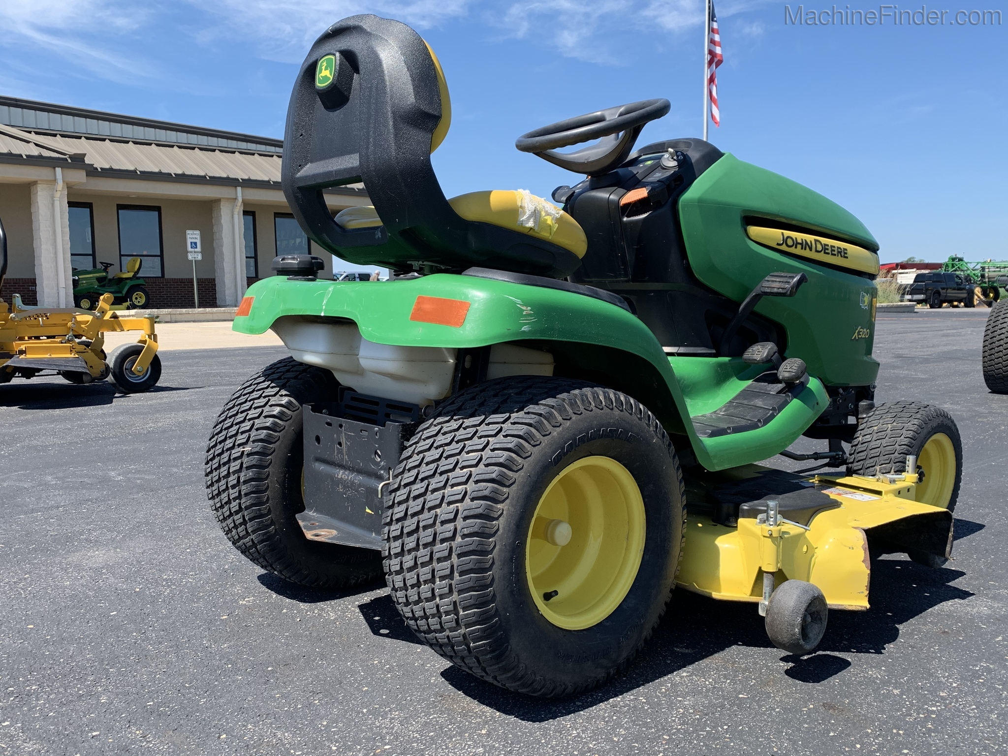2010 John Deere X320 Image 4