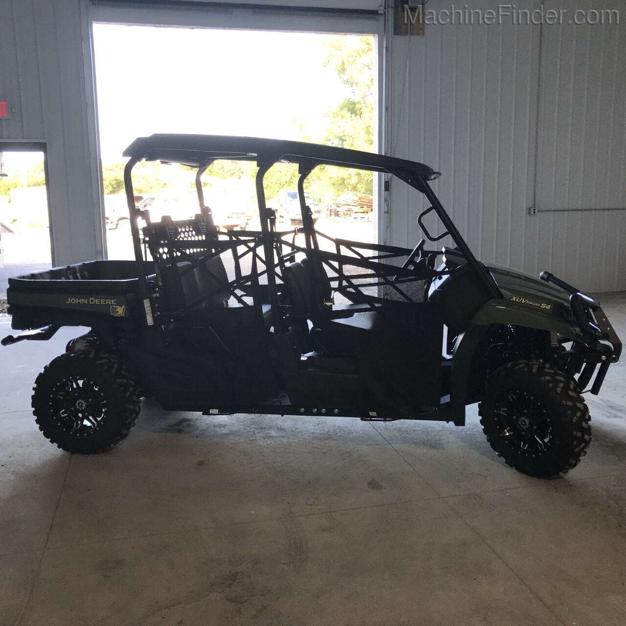 2021 John Deere XUV590M Image 6