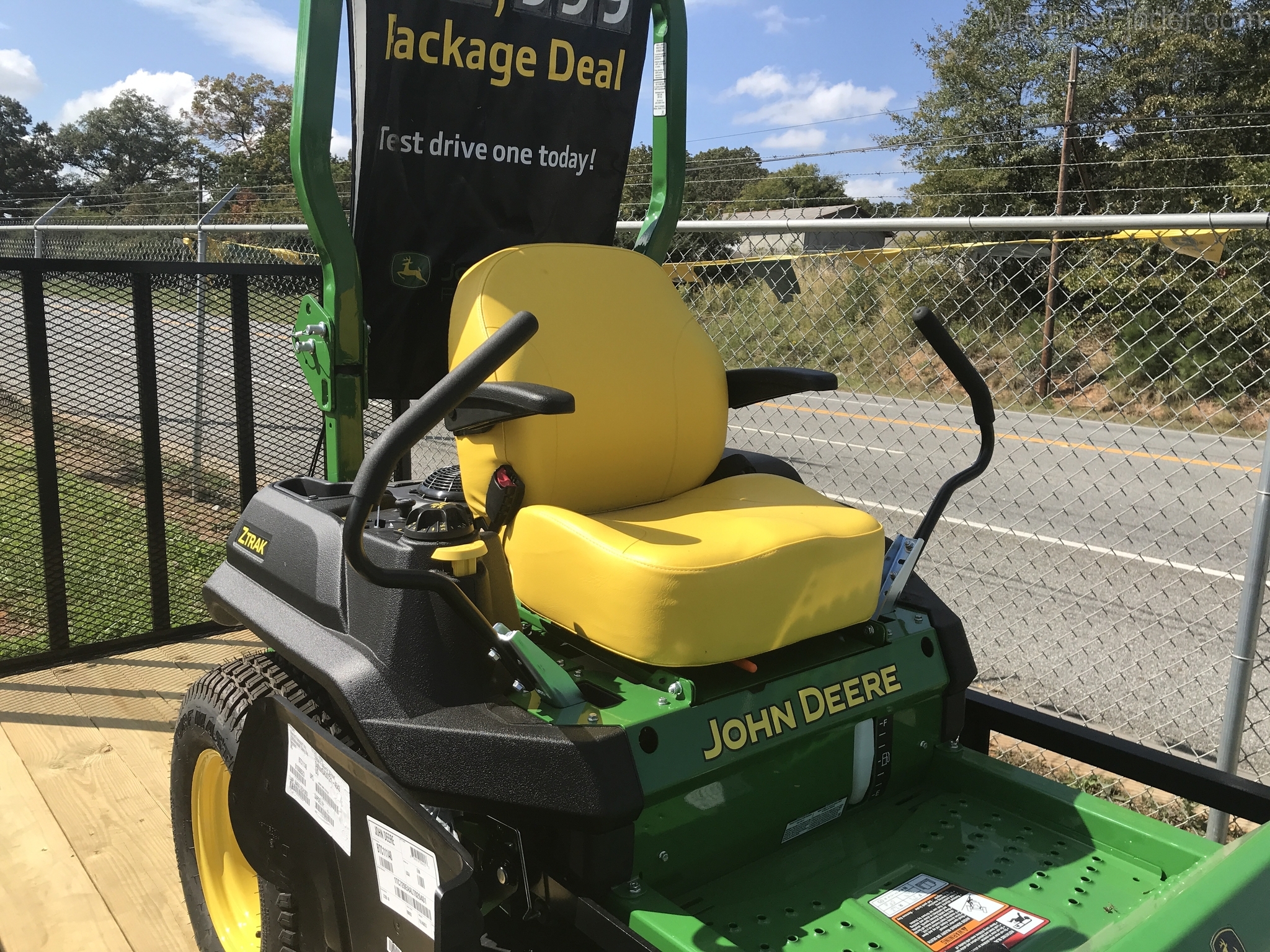 2020 John Deere Z720E Image 3