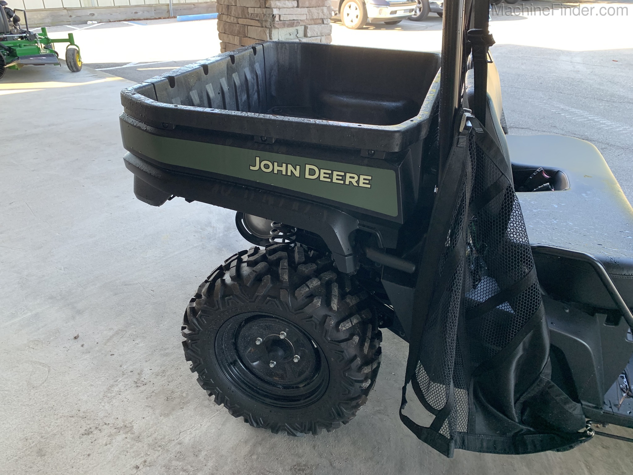 2021 John Deere 590E Image 4
