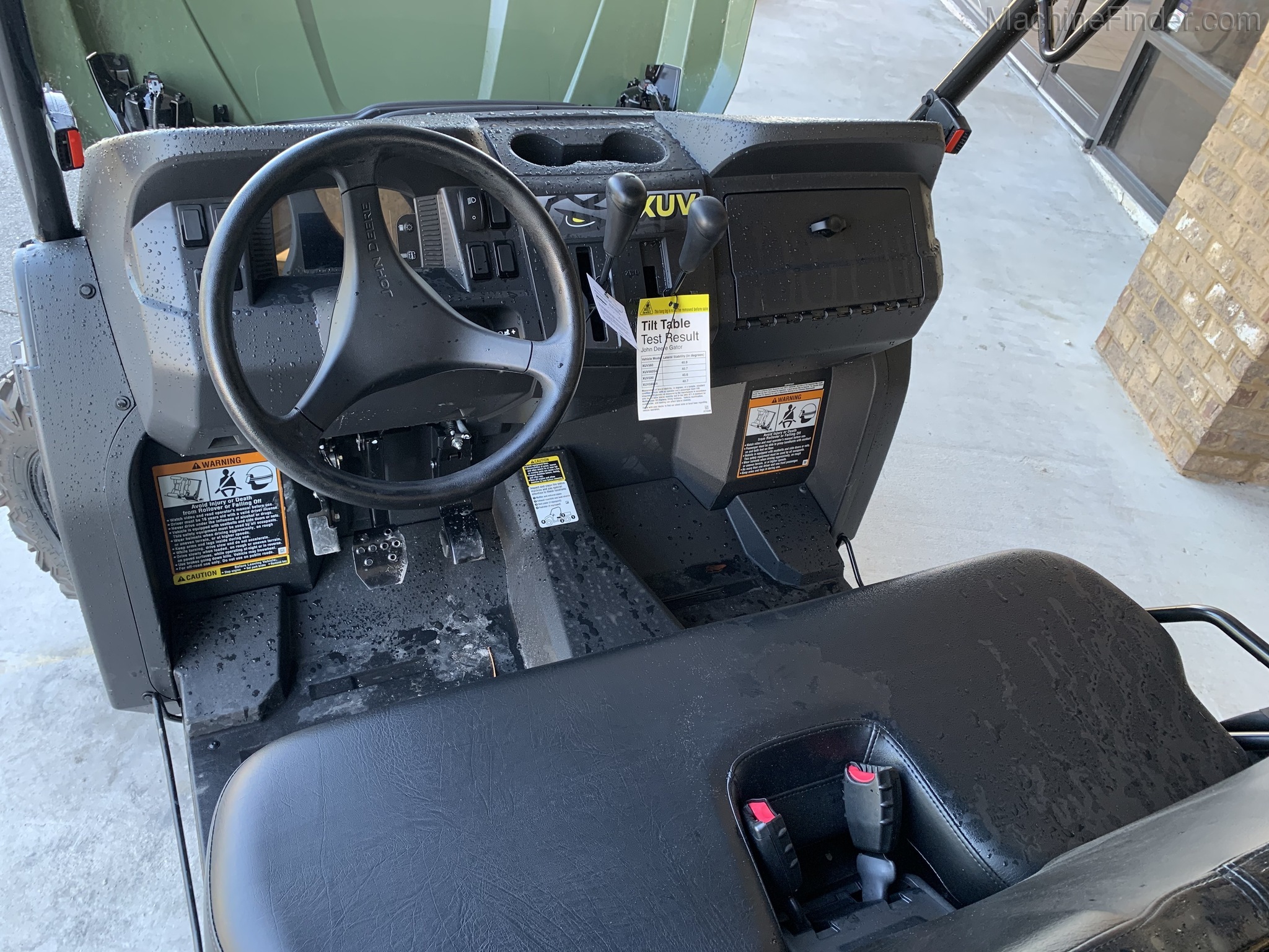 2021 John Deere 590E Image 7