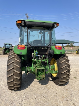 2015 John Deere 5085E Image 11