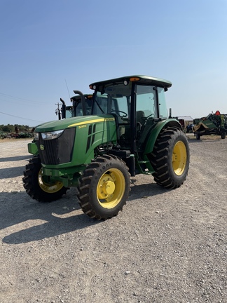 2015 John Deere 5085E Image 1