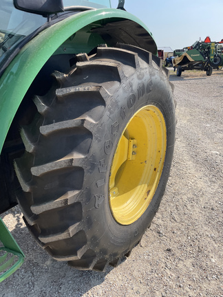 2015 John Deere 5085E Image 5