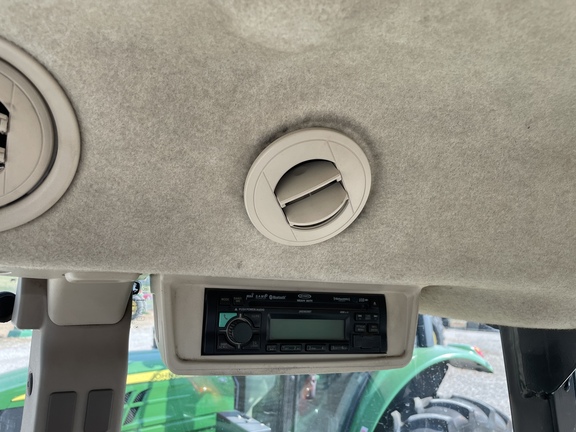 2015 John Deere 5085E Image 8