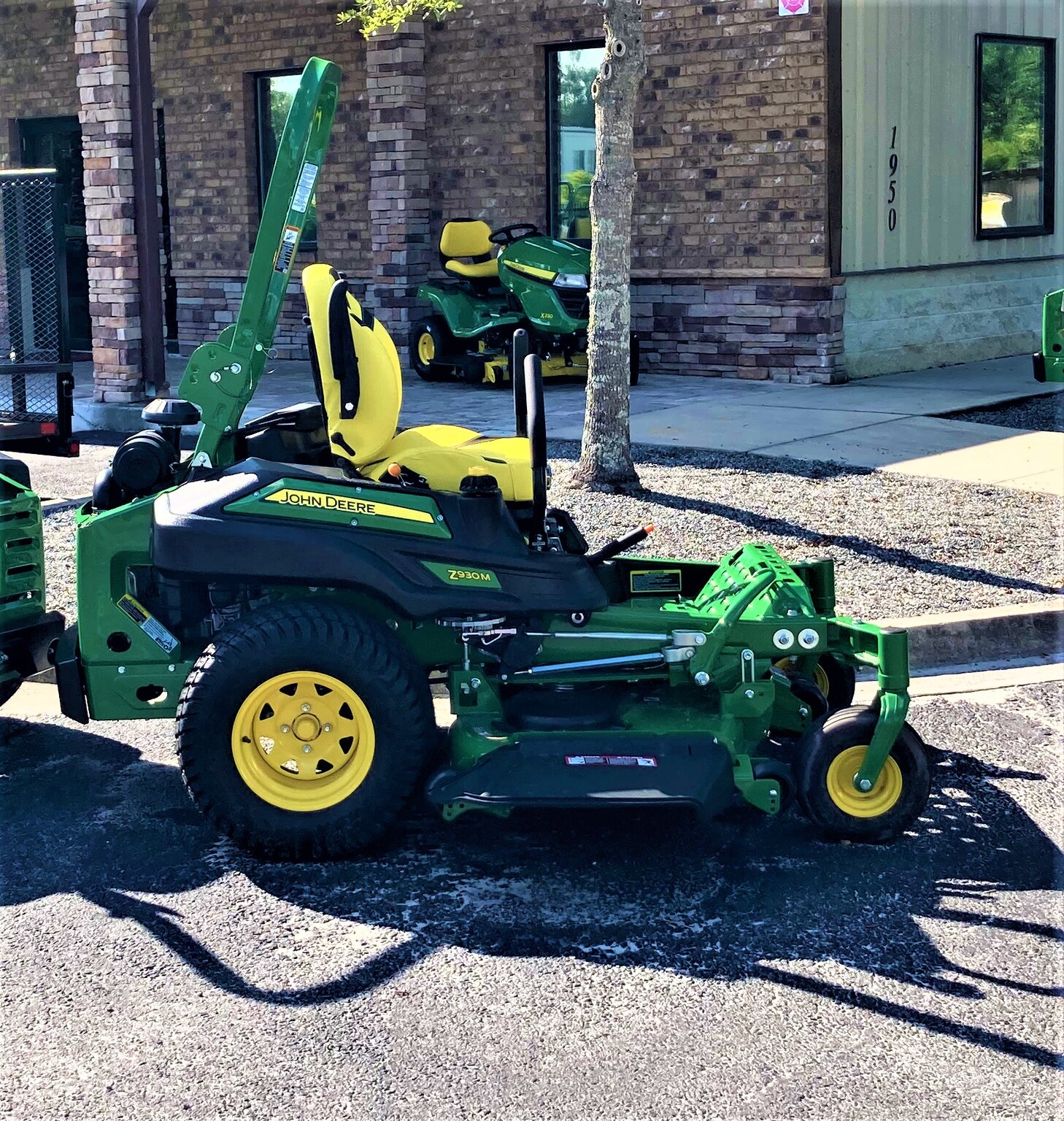 2023 John Deere Z930M Image 3