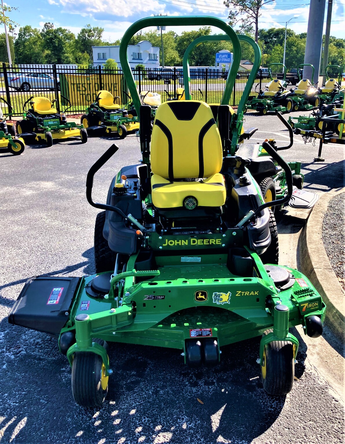 2023 John Deere Z930M Image 5