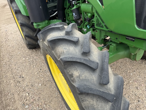 2021 John Deere 5090E - Photo11