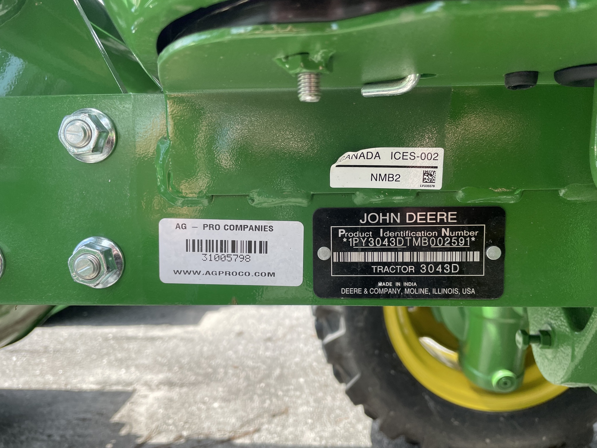 2023 John Deere 3043D Image 6