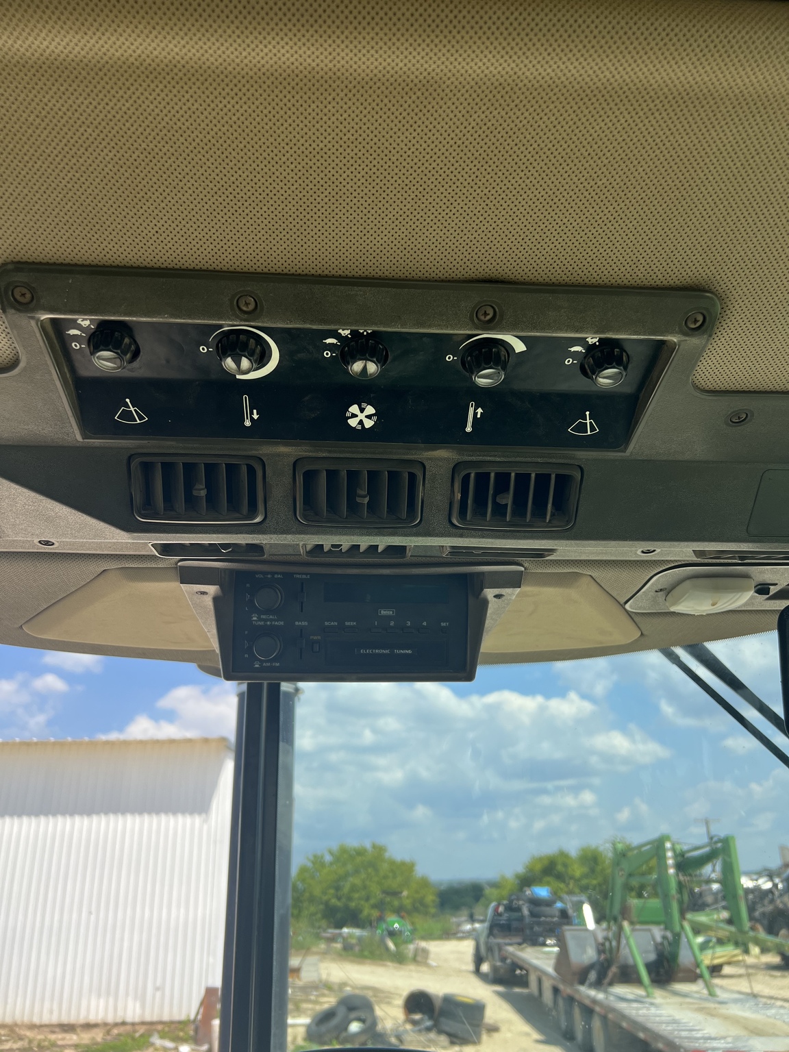 1989 John Deere 4455 Image 8
