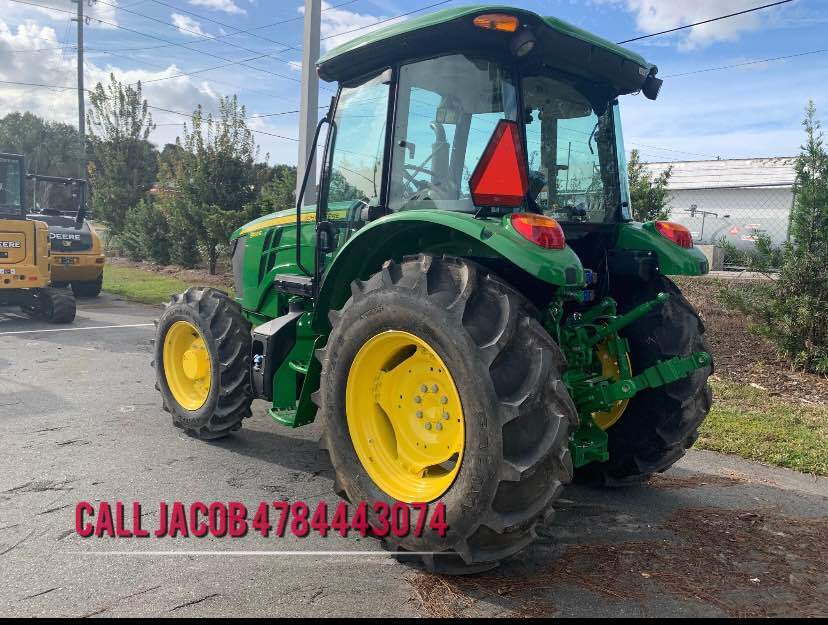 2023 John Deere 5100E Image 2