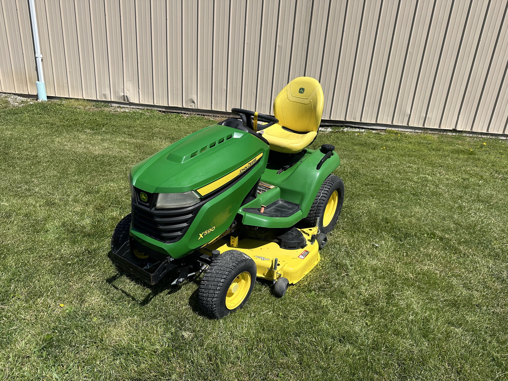 2022 John Deere X590 Image 1