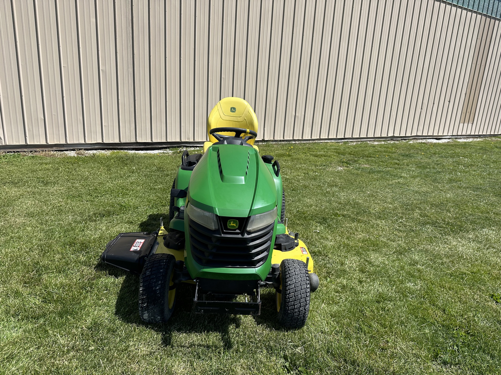 2022 John Deere X590 Image 2