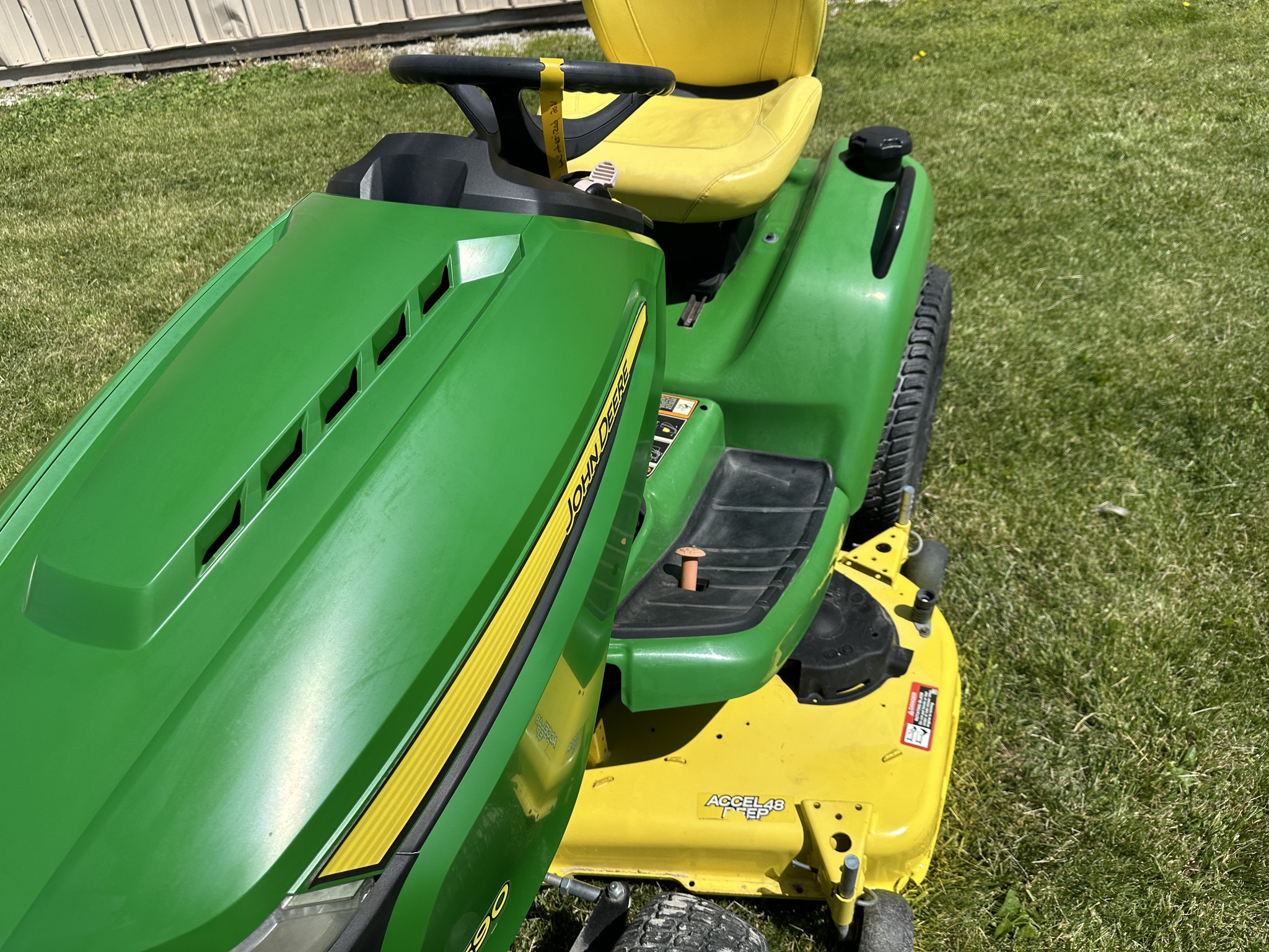 2022 John Deere X590 Image 8