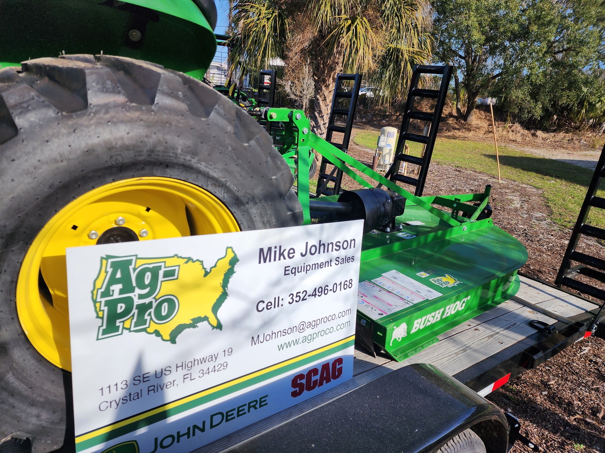 2023 John Deere 3038E Image 5