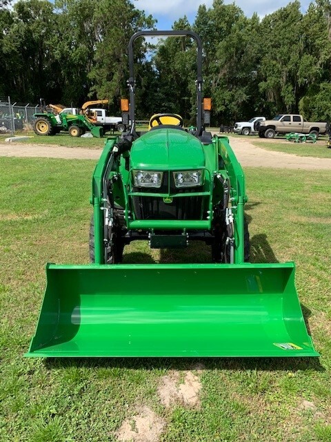 2023 John Deere 3025E Image 9