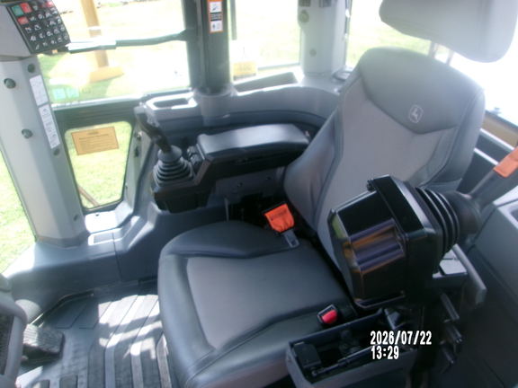 2023 John Deere 824P