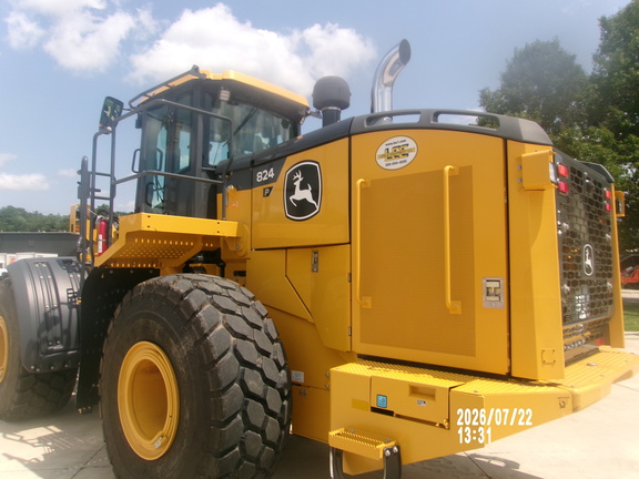 2023 John Deere 824P
