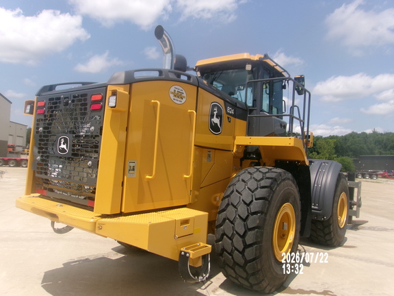 2023 John Deere 824P