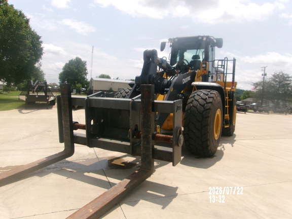 2023 John Deere 824P
