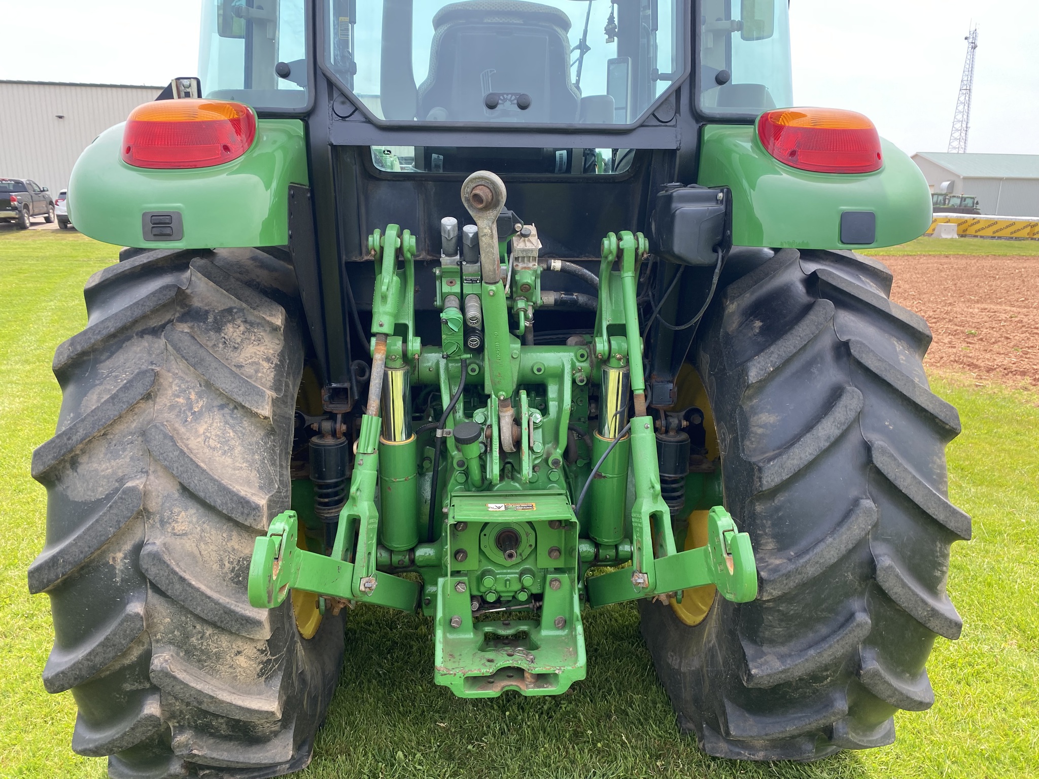 2018 John Deere 5100R Image 13