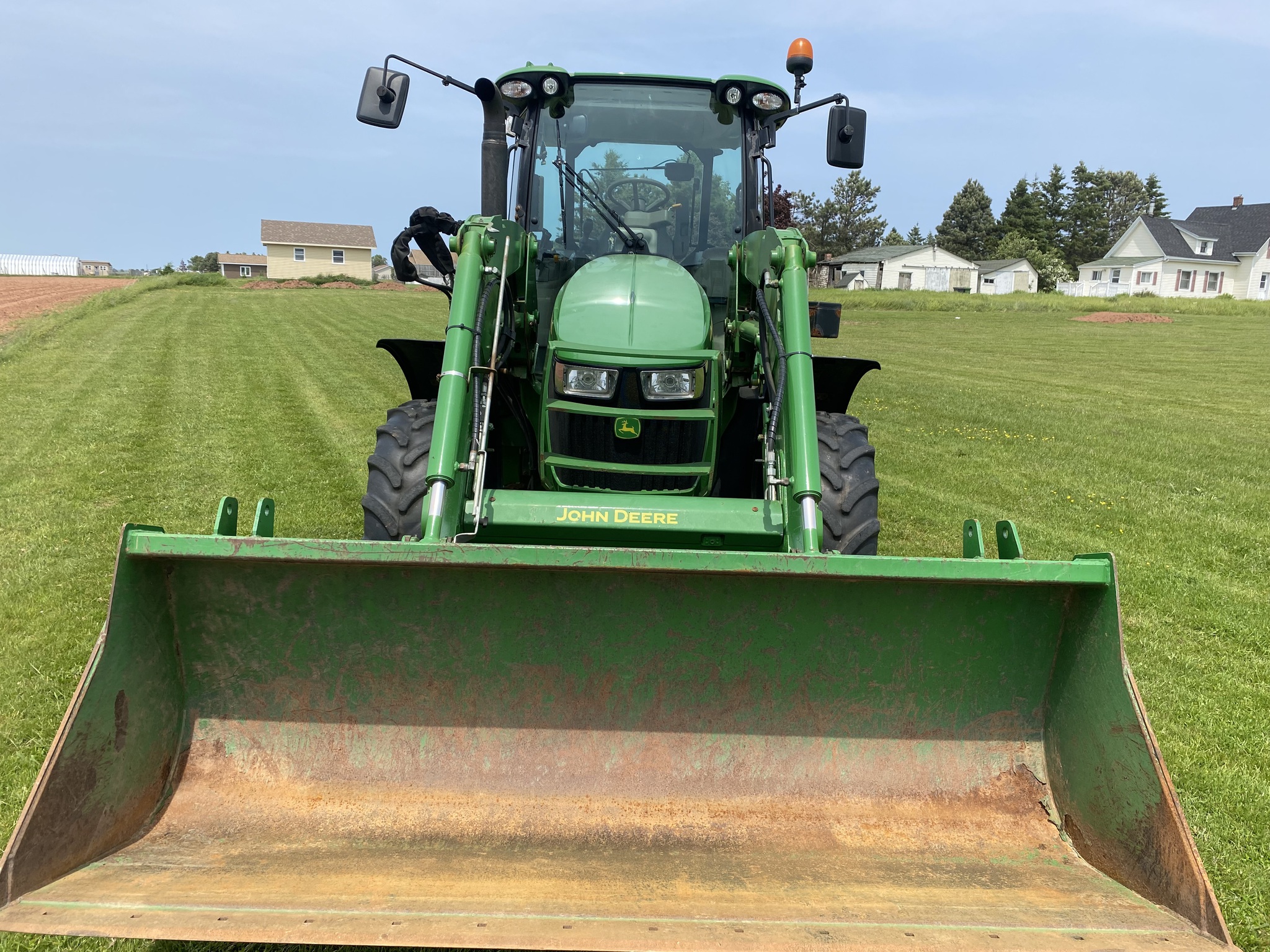 2018 John Deere 5100R Image 16