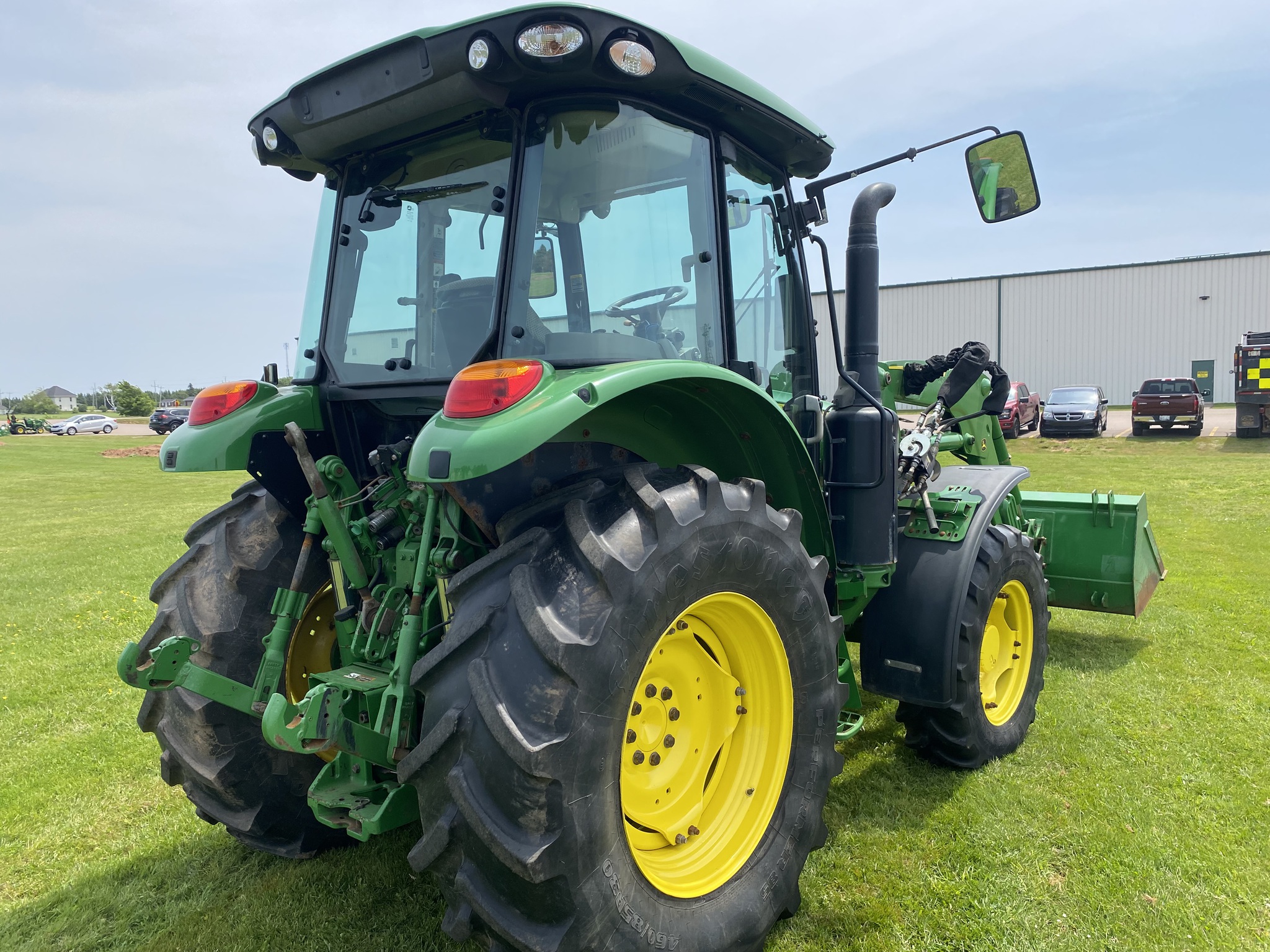2018 John Deere 5100R Image 15