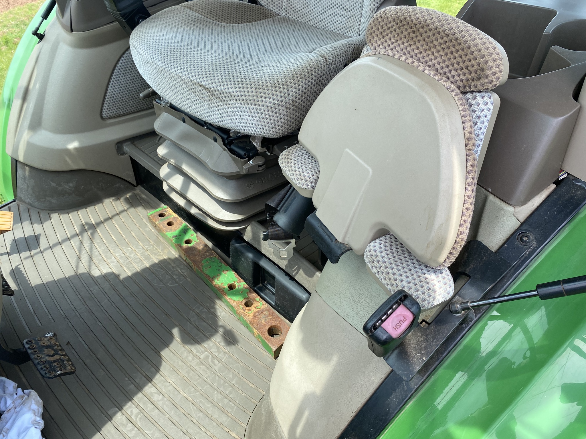 2018 John Deere 5100R Image 11