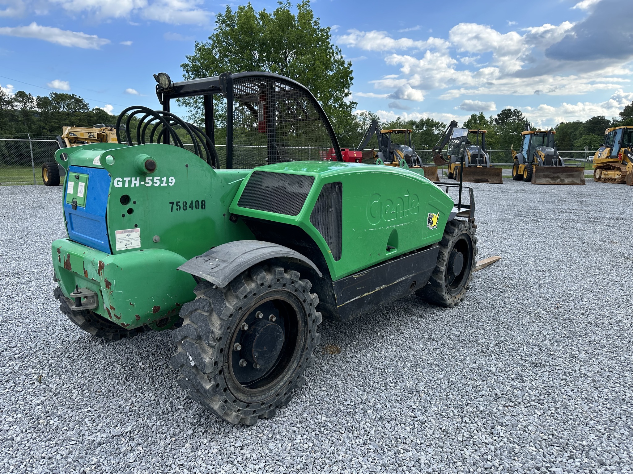 2015 Genie GTH5519 Image 5