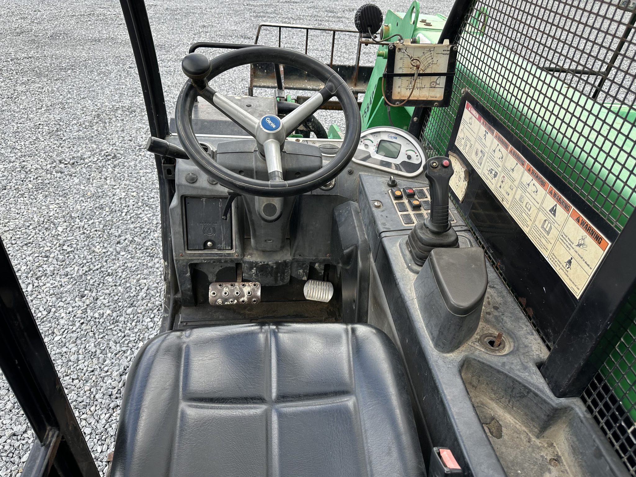 2015 Genie GTH5519 Image 10